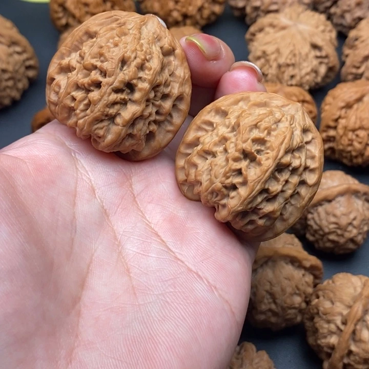 文玩核桃吊坠和***过野牛39