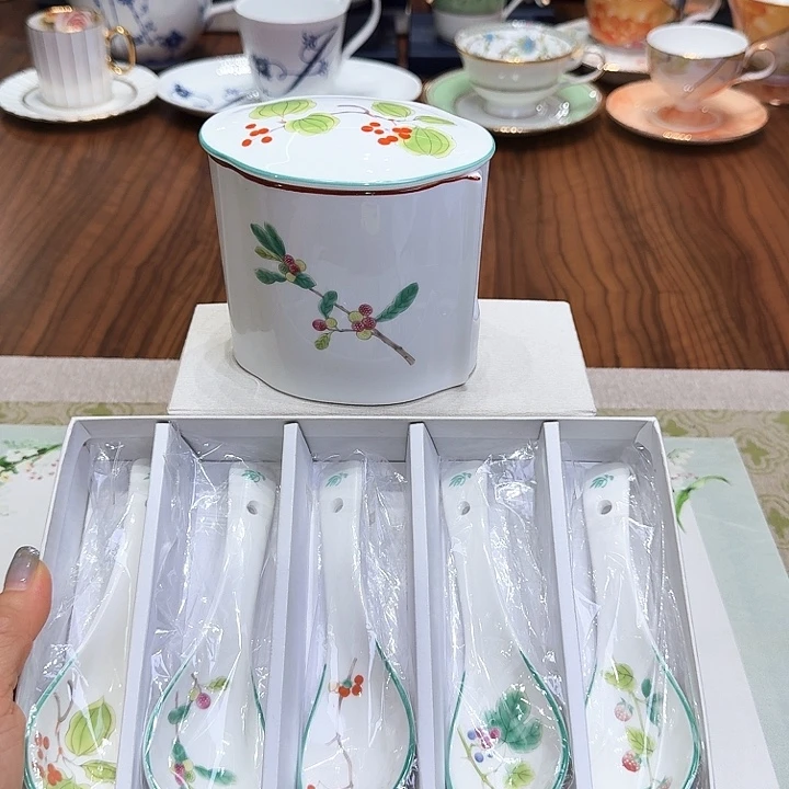 瓷片杯子杯子杯子杯子水杯杯子