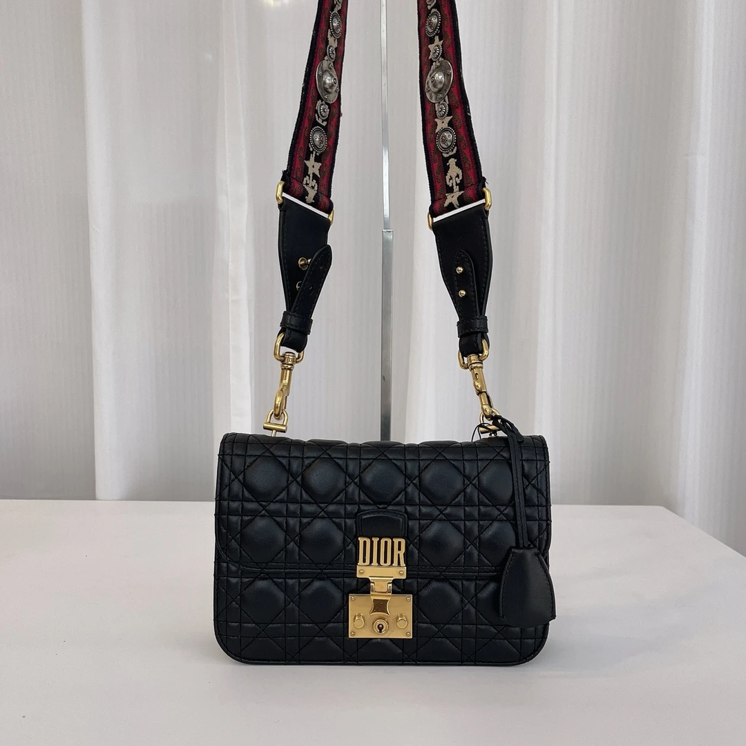 Dior/迪奥 黑色斜挎包底24  B284