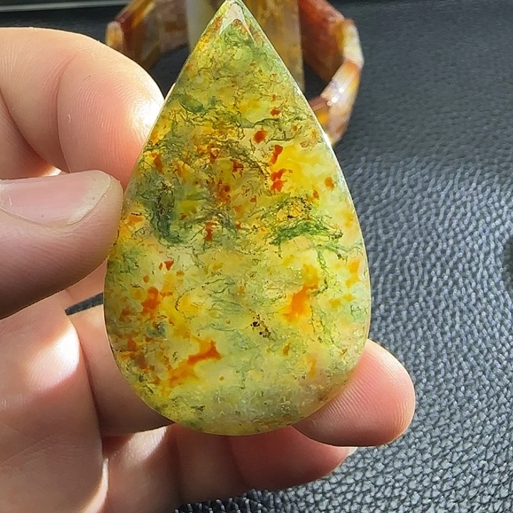 防***取玛瑙/玉髓未镶嵌颈饰