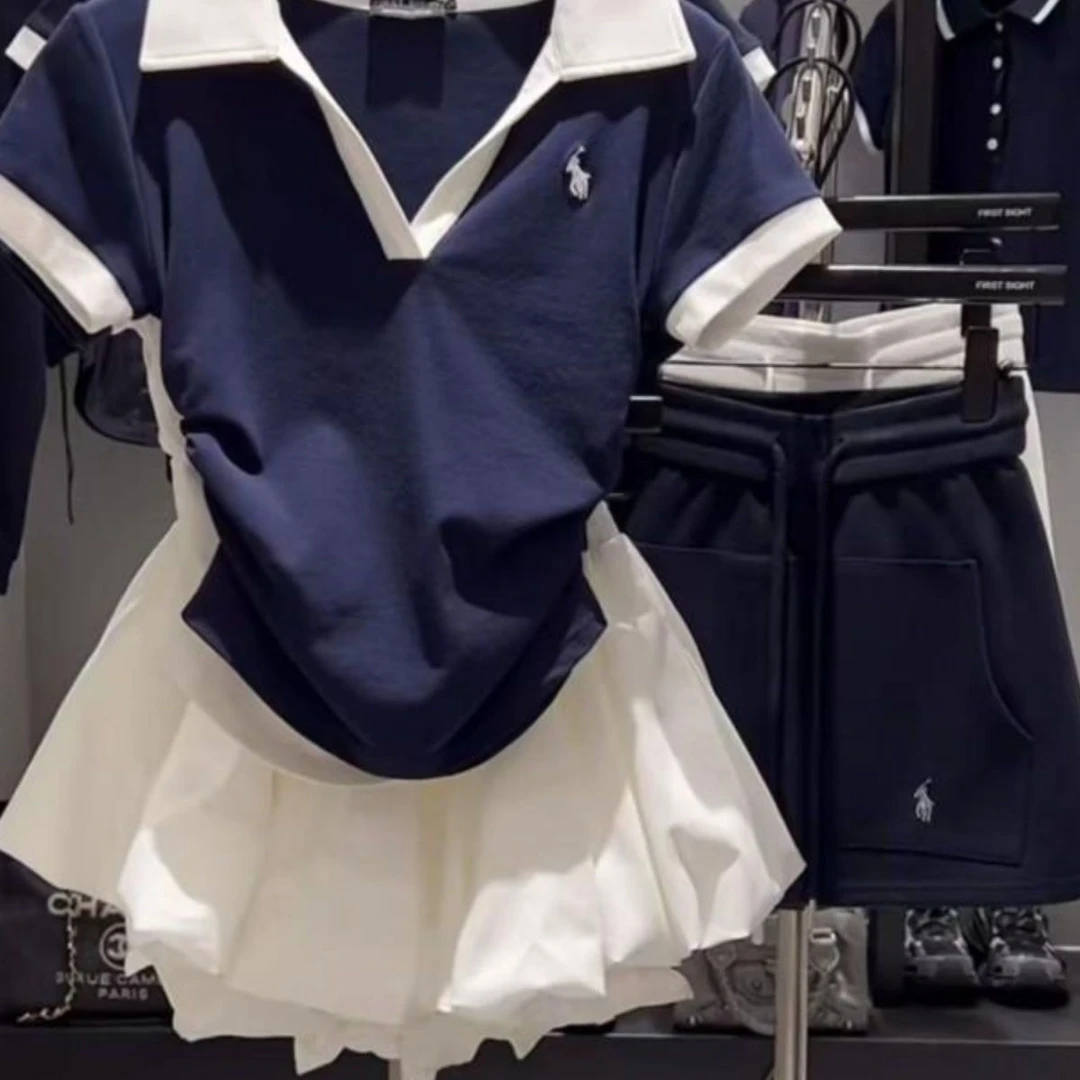 翻领骑士刺绣撞色正肩短袖T恤+松紧腰抽绳撞色阔腿显瘦短裤女套装