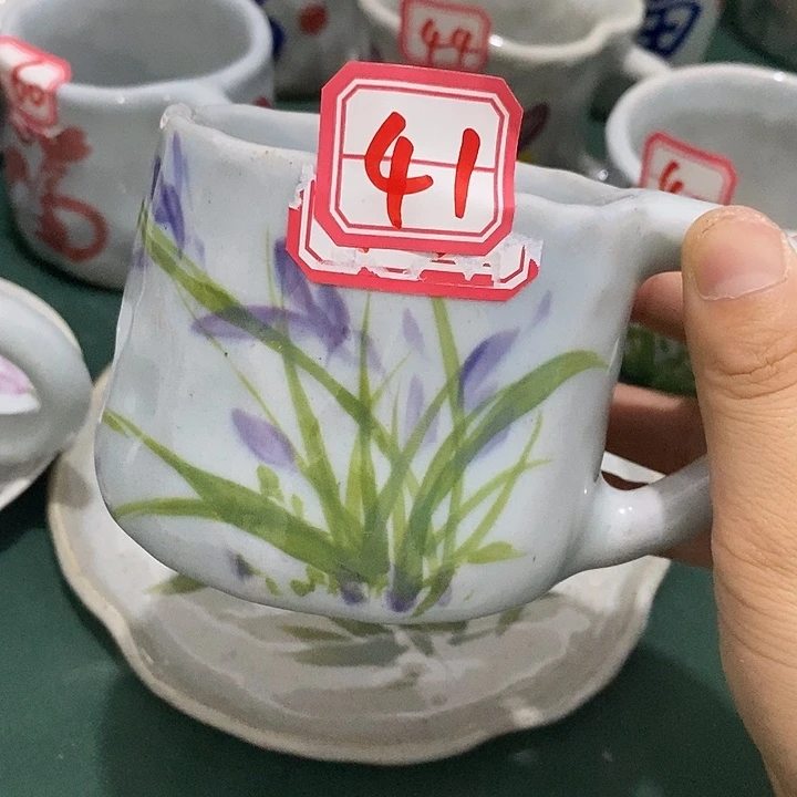 景德镇陶瓷手绘兰花杯子