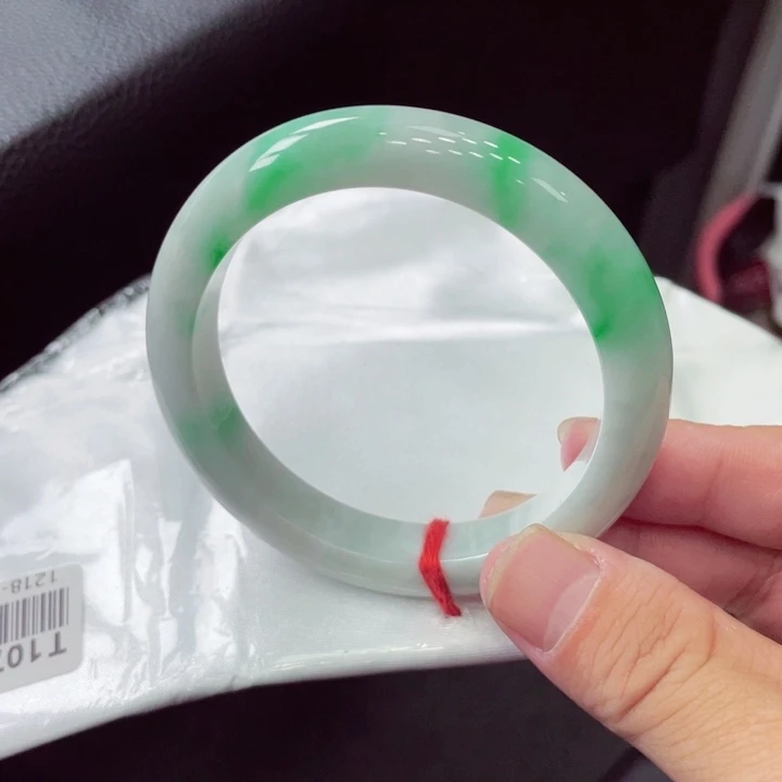 未镶嵌手镯翡翠翡翠