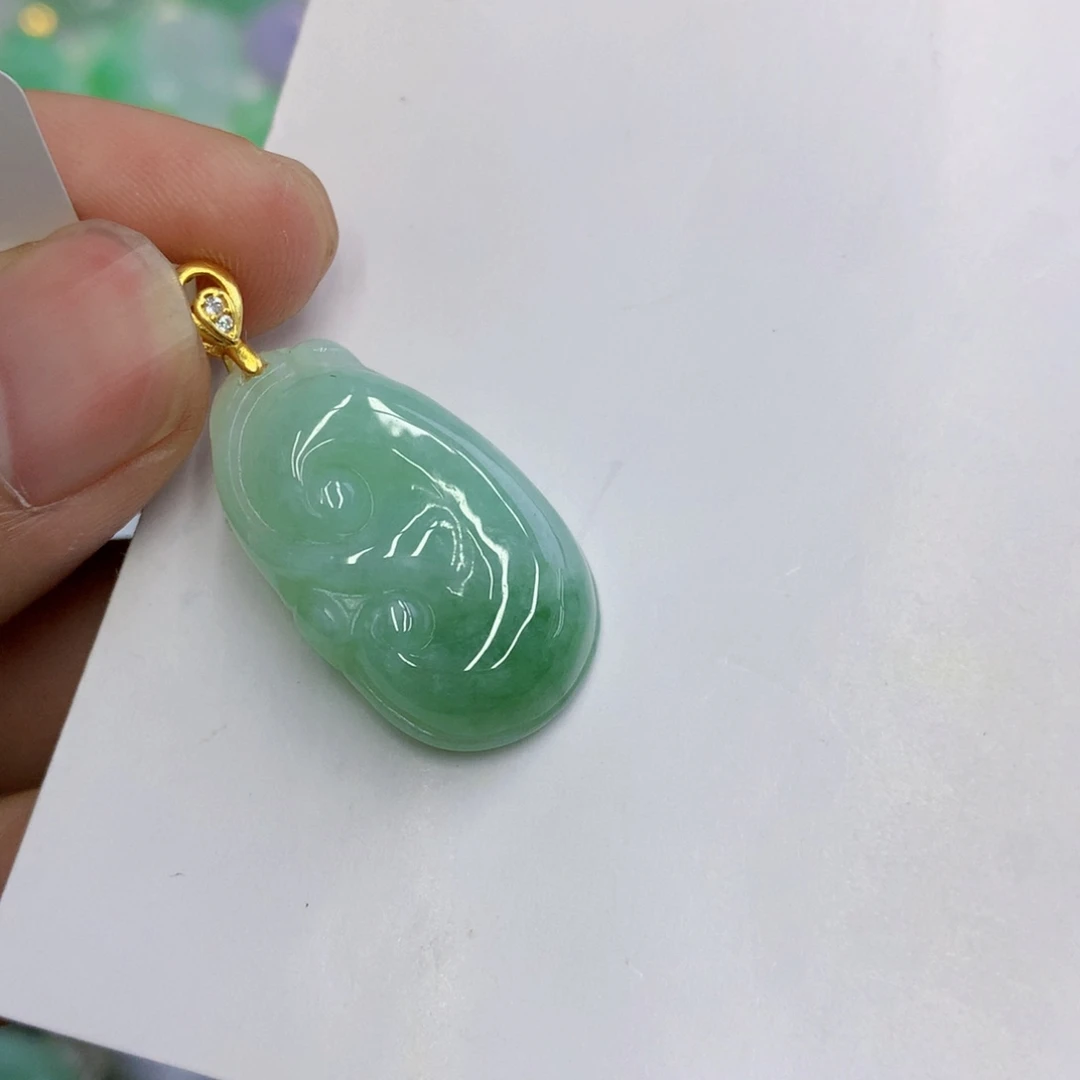 翡翠未镶嵌颈饰翡翠