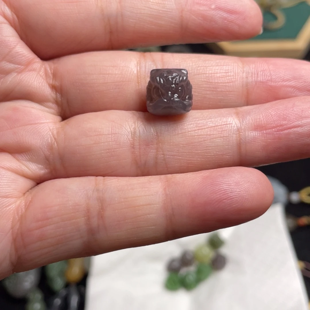 *****颈饰未镶嵌和田玉