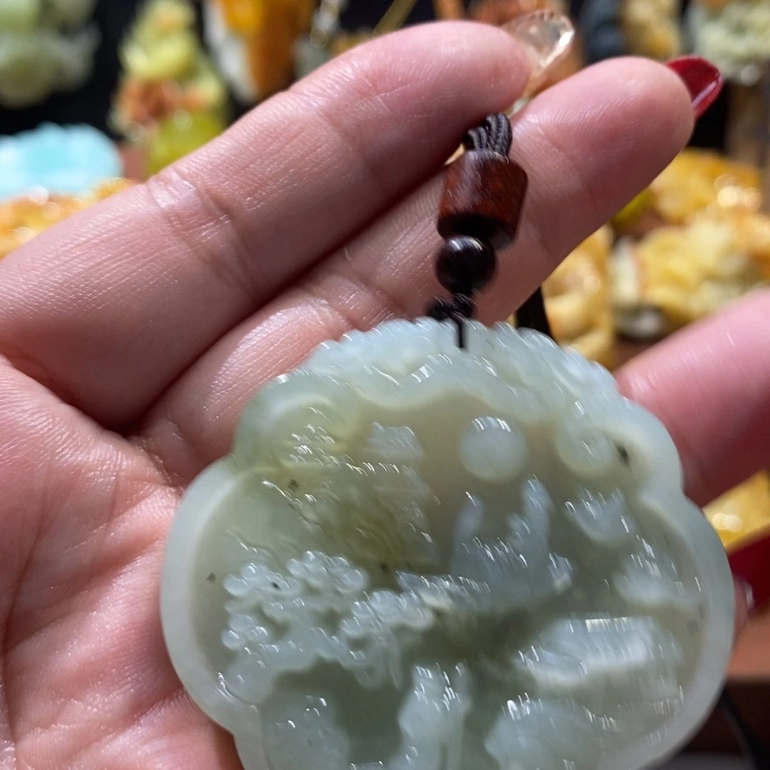 蛇纹石玉颈饰未镶嵌