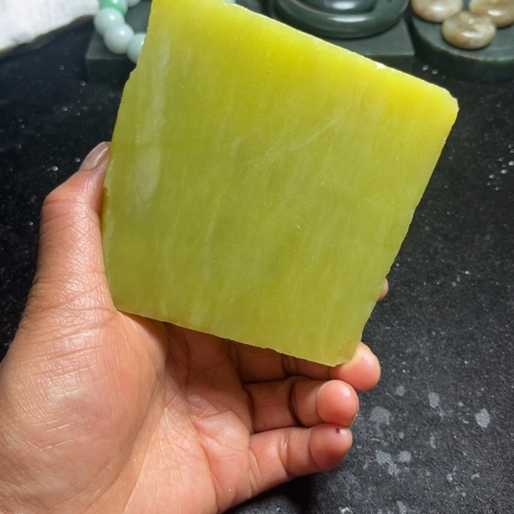 和田玉（糖玉）未镶嵌珠宝奇石