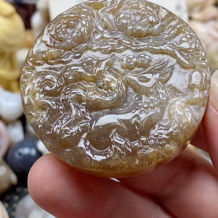 颈饰未镶嵌硅化珊瑚（珊瑚玉）有瑕