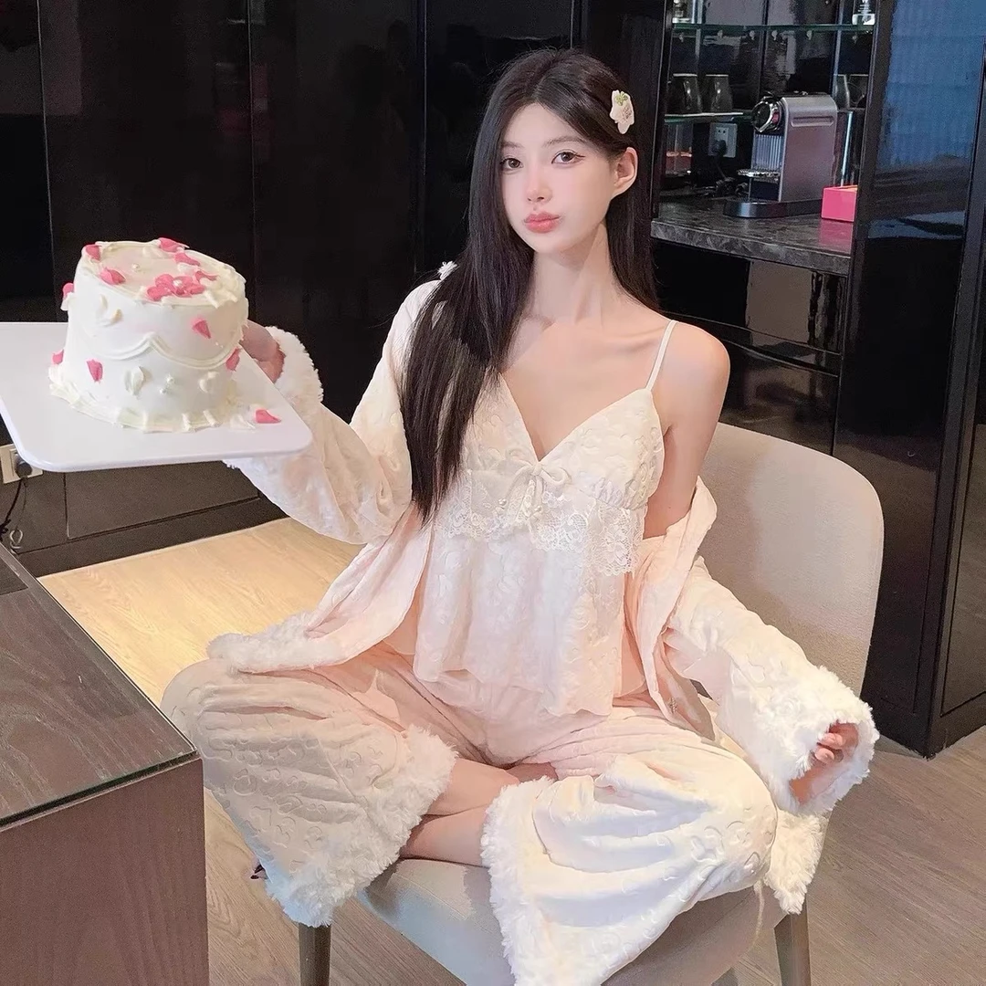 【婉婉】海岛绒睡衣女秋冬新款简约舒适厚款长袖设计师款时尚套装