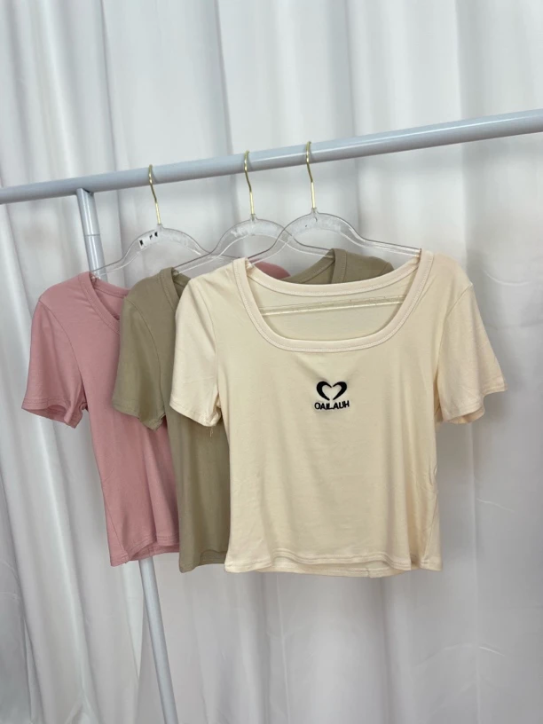 U领漏锁骨字母短袖T恤女夏季2025年新款正肩紧身显瘦甜辣纯欲风