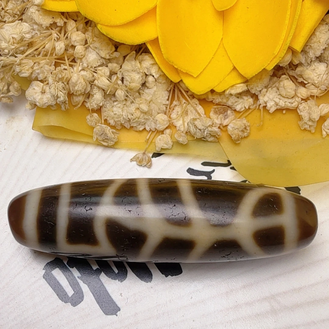 罕见图腾生命树金刚五眼珠 通体白化满体牙黄沁色带砂粒45.6×12.6