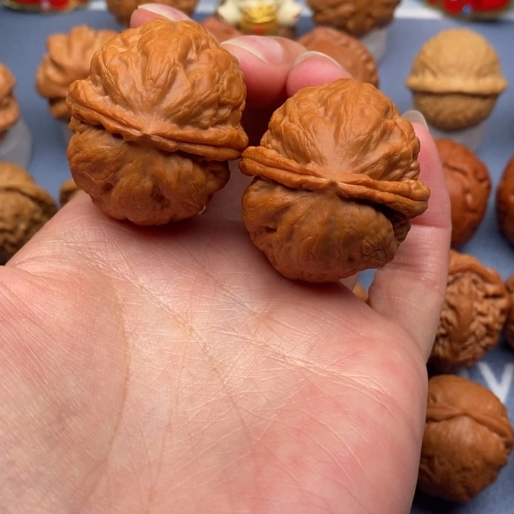 文玩核桃把件大鲨鱼