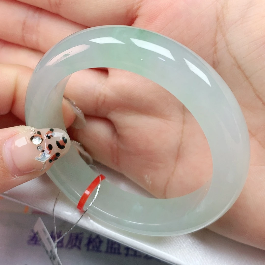 翡翠手镯未镶嵌51圈