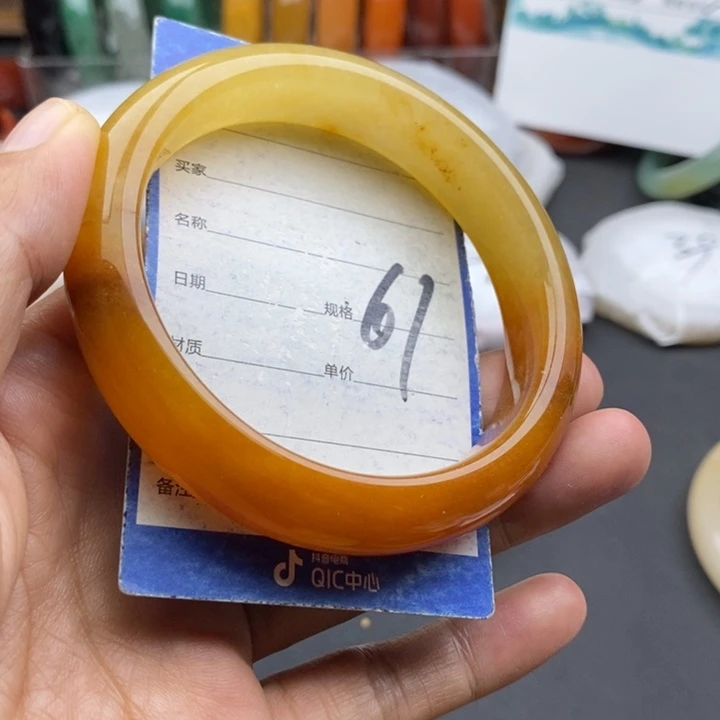 未镶嵌手镯石英质玉