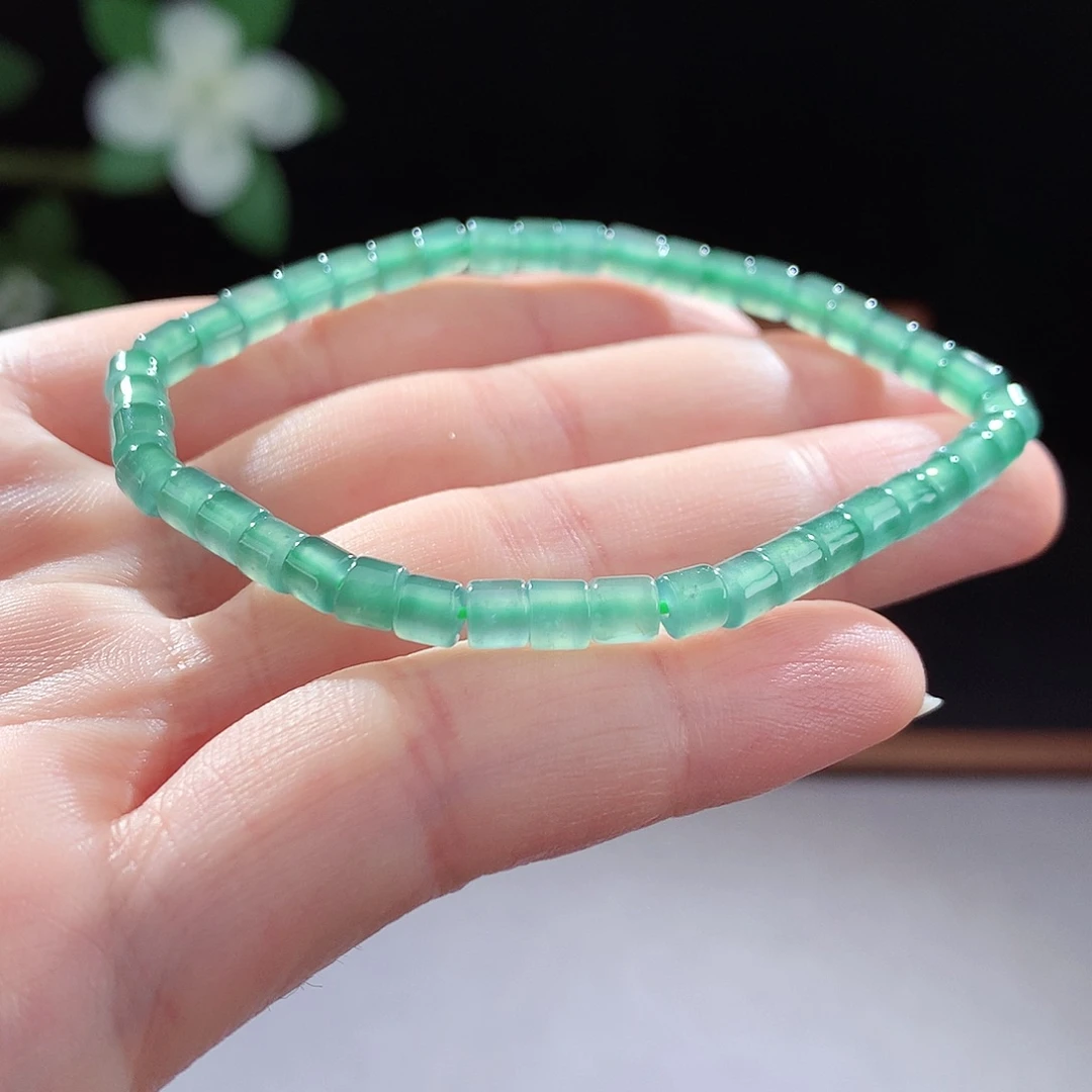 未镶嵌手镯（圆镯）翡翠