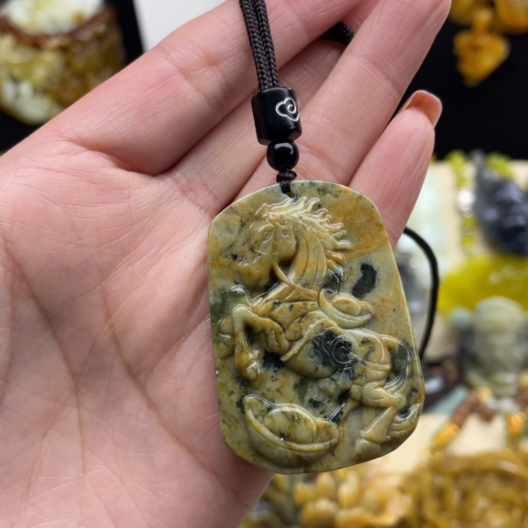 未镶嵌蛇纹石玉颈饰