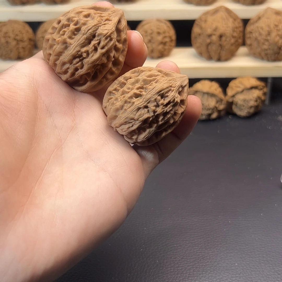 文玩核桃吊坠不认识