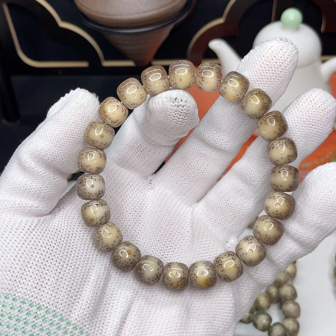 吊坠星月菩提45。10/9灰冰黄金瞳