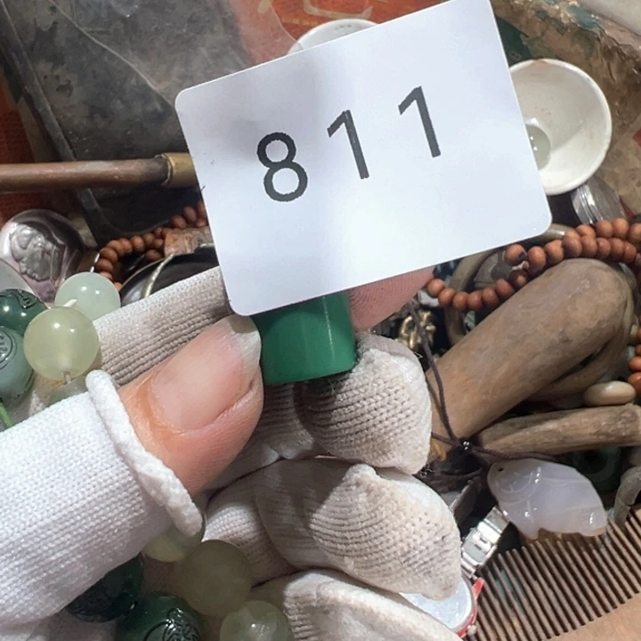 莫***、工艺品摆件0922811
