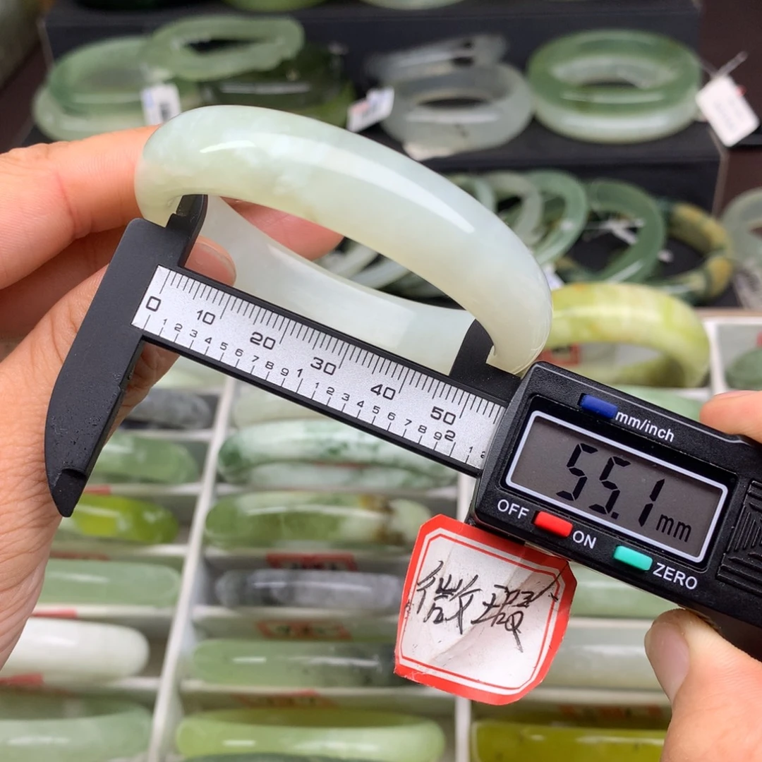 蛇纹石玉未镶嵌手镯508