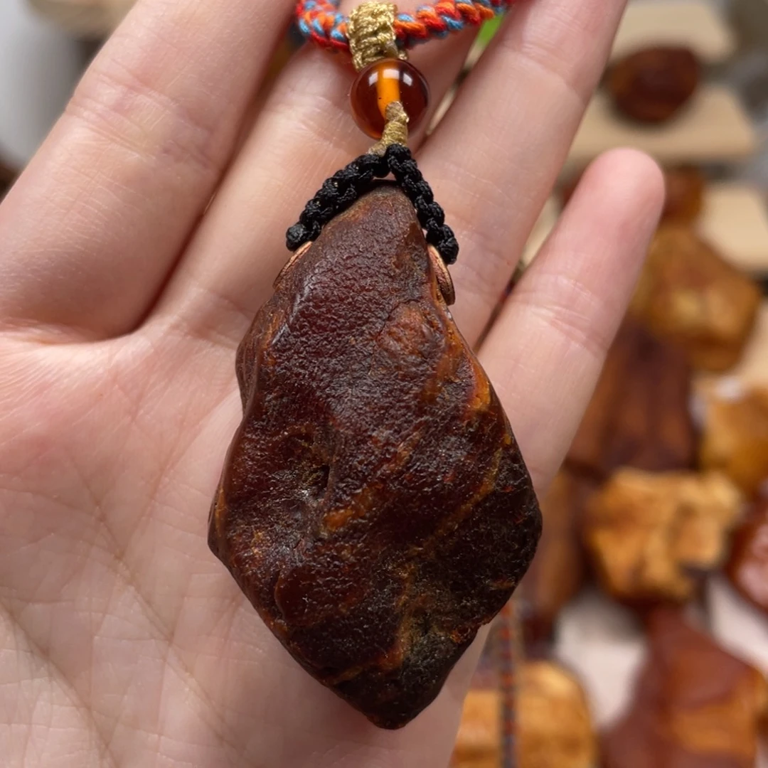 未镶嵌琥珀珠宝奇石