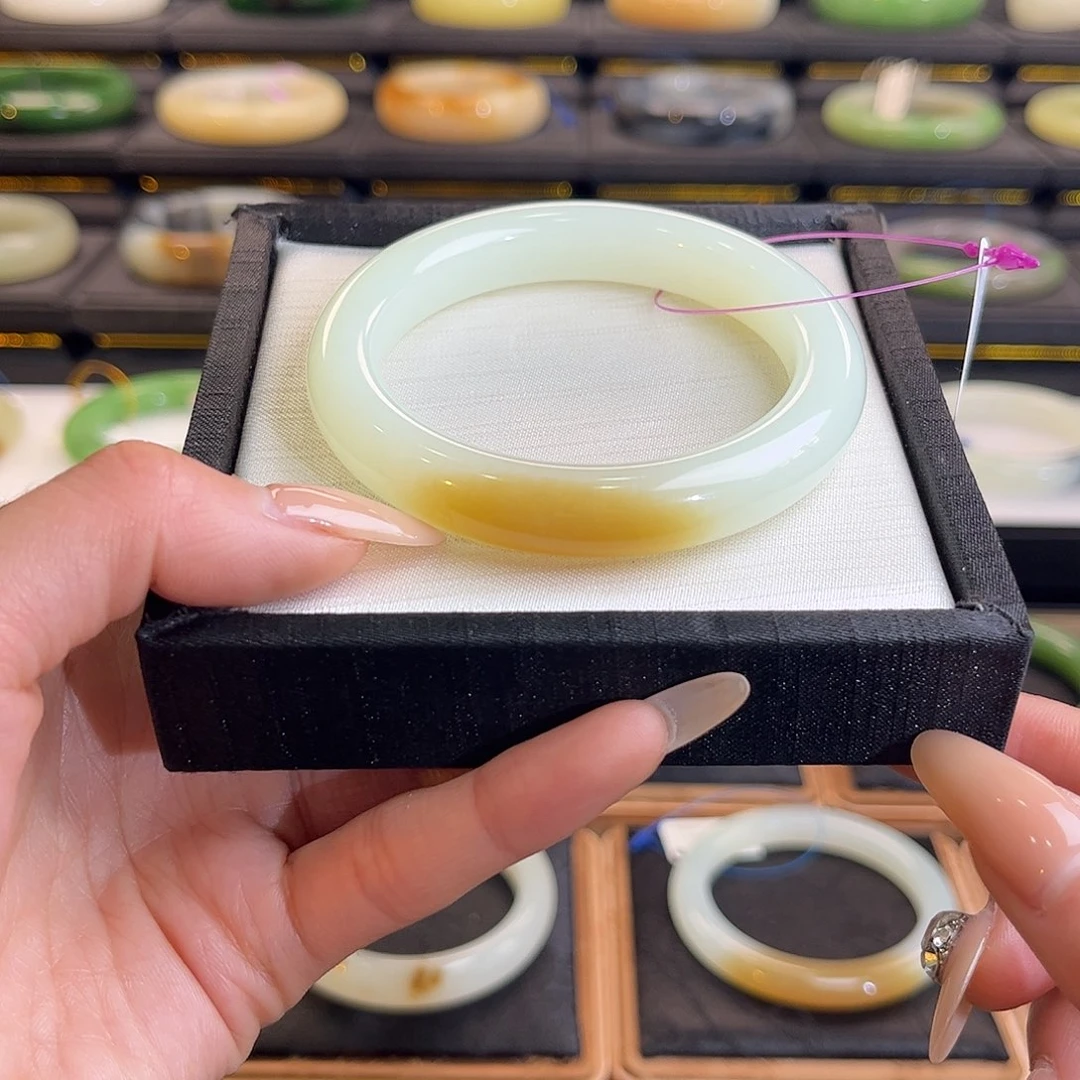 和田玉未镶嵌手镯54  55