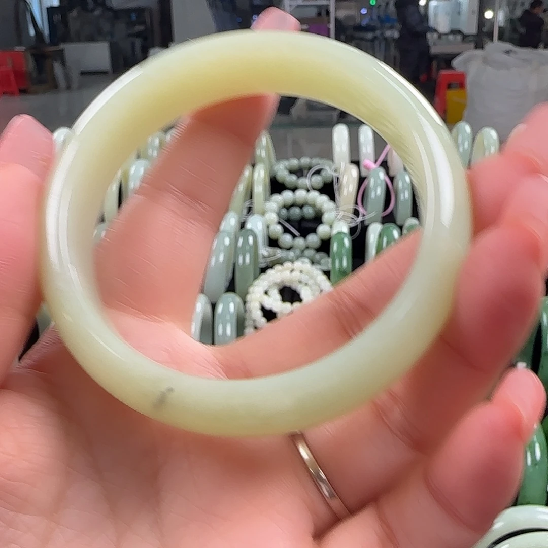 和田玉未镶嵌手镯60.8