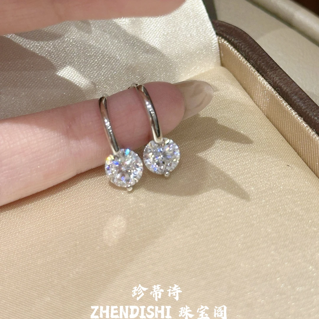 钛钢耳饰 莫桑闪钻吊坠耳扣新款轻奢小众高级感气质耳环耳钉耳饰