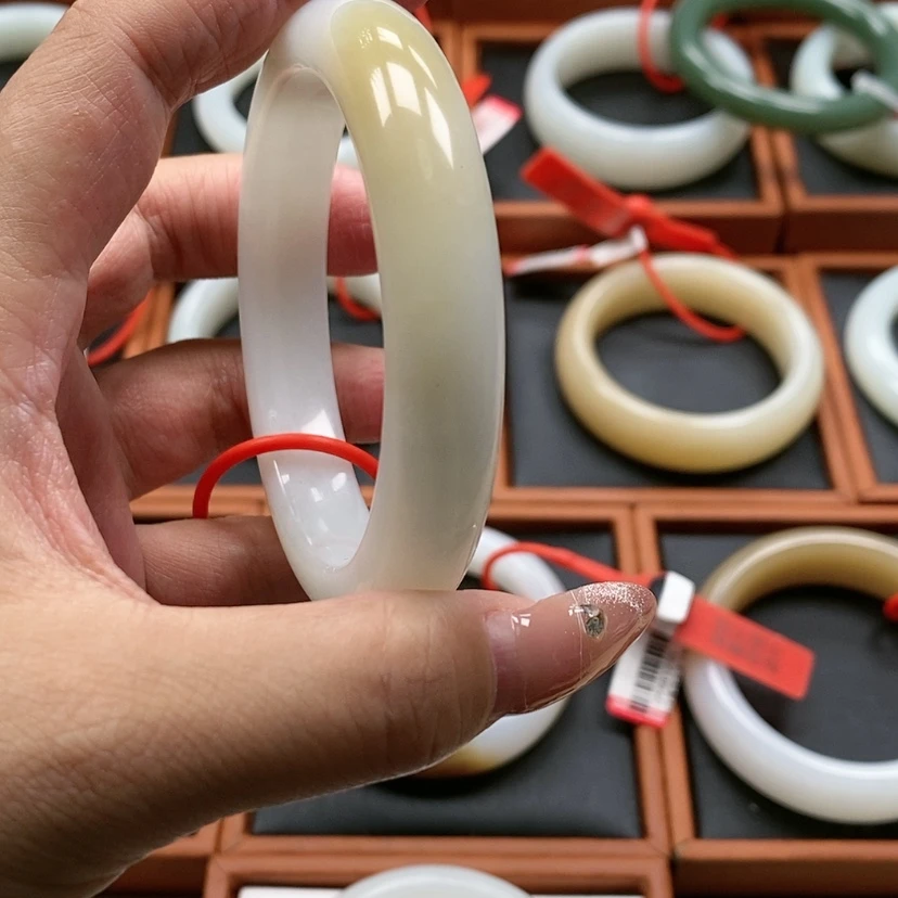 【闪购商品】未镶嵌手镯和田玉