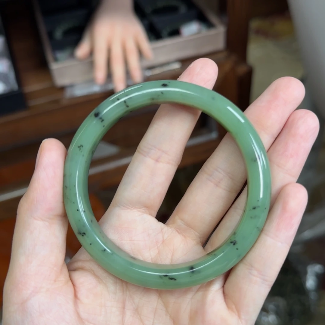 和田玉未镶嵌手镯58