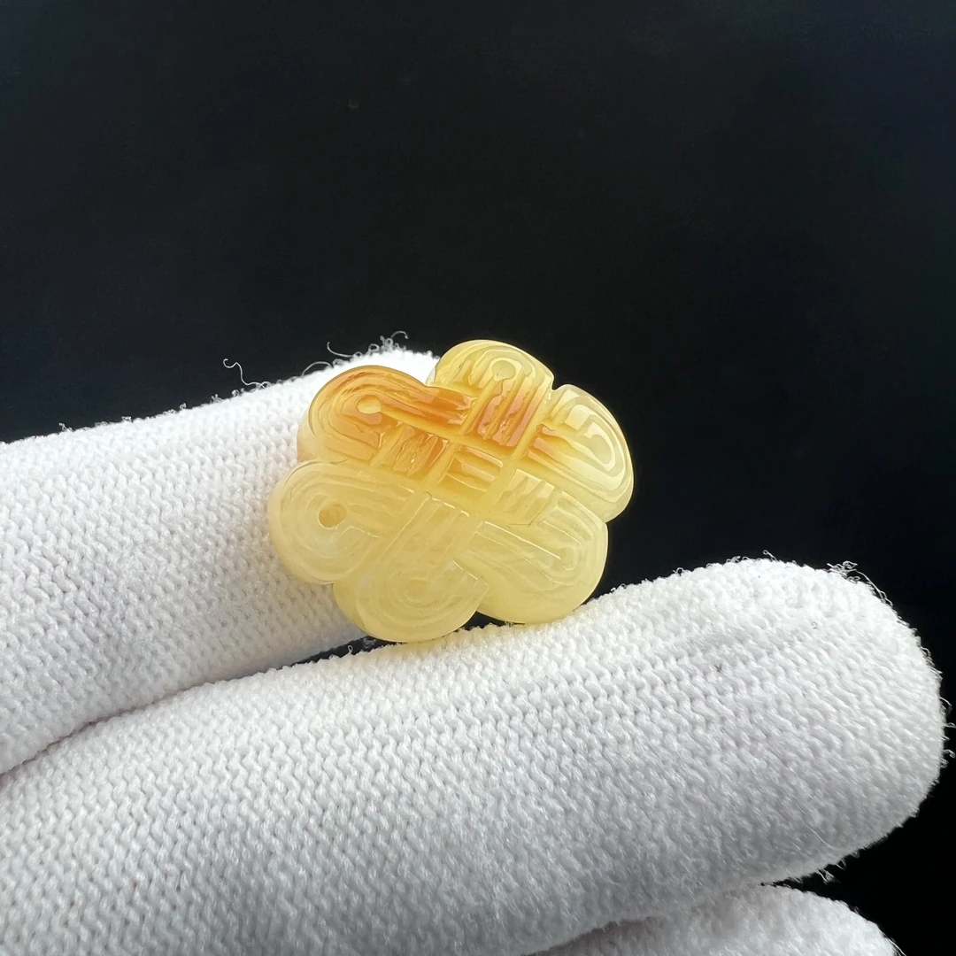 M2195天然蜜蜡 雕刻小熊23*18mm保真原矿