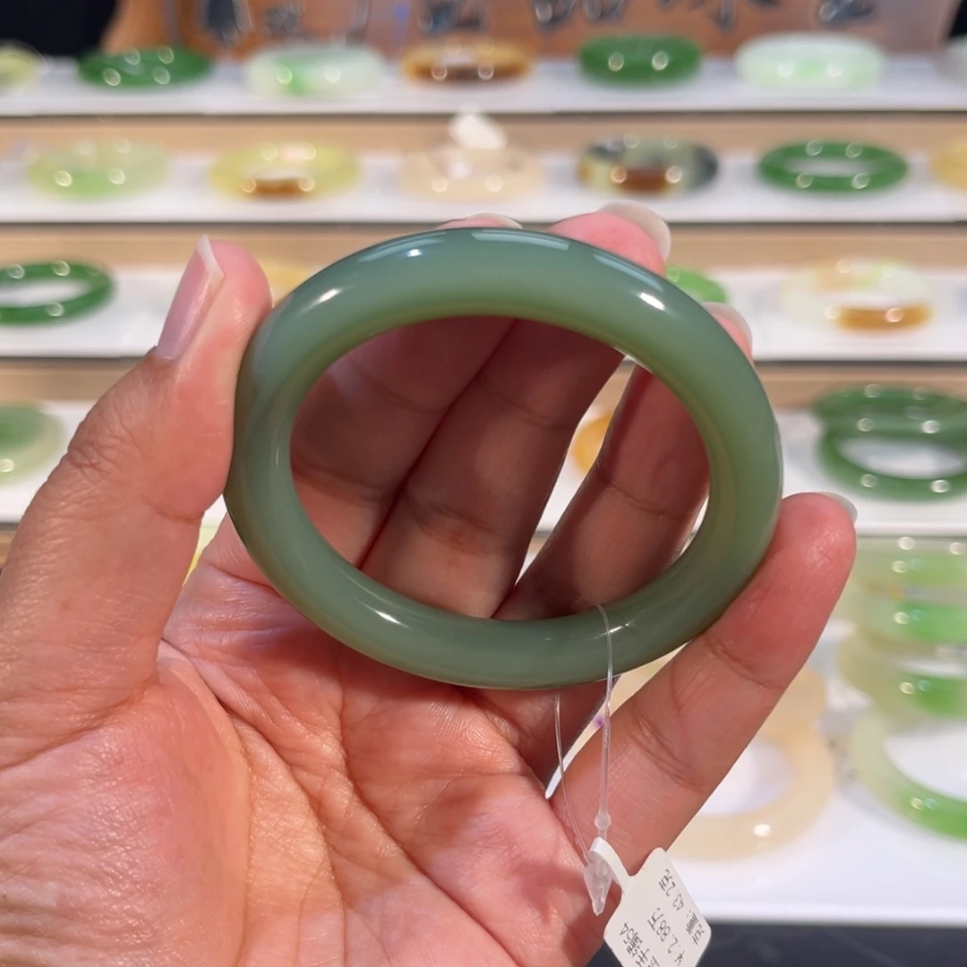和田玉未镶嵌手镯碧玉粉青 鸭蛋青圆条