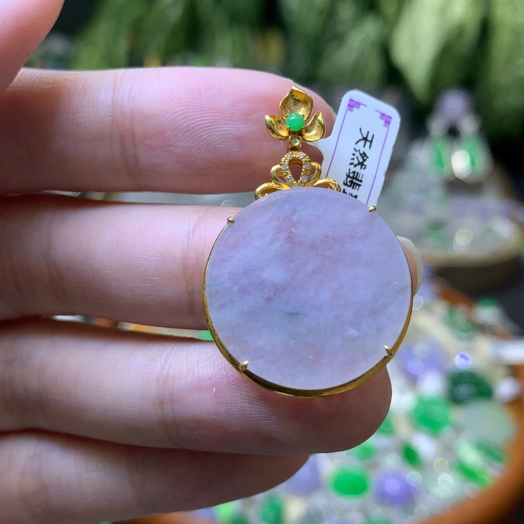 颈饰18K金镶嵌翡翠