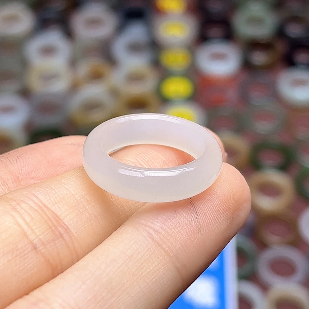 苹***儿未镶嵌戒指和田玉