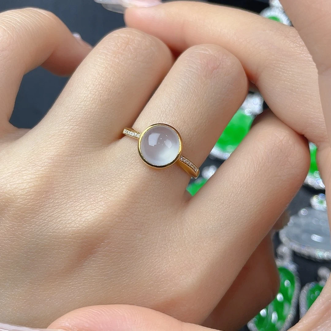 18K金镶嵌戒指翡翠缅甸翡翠白冰蛋面戒指