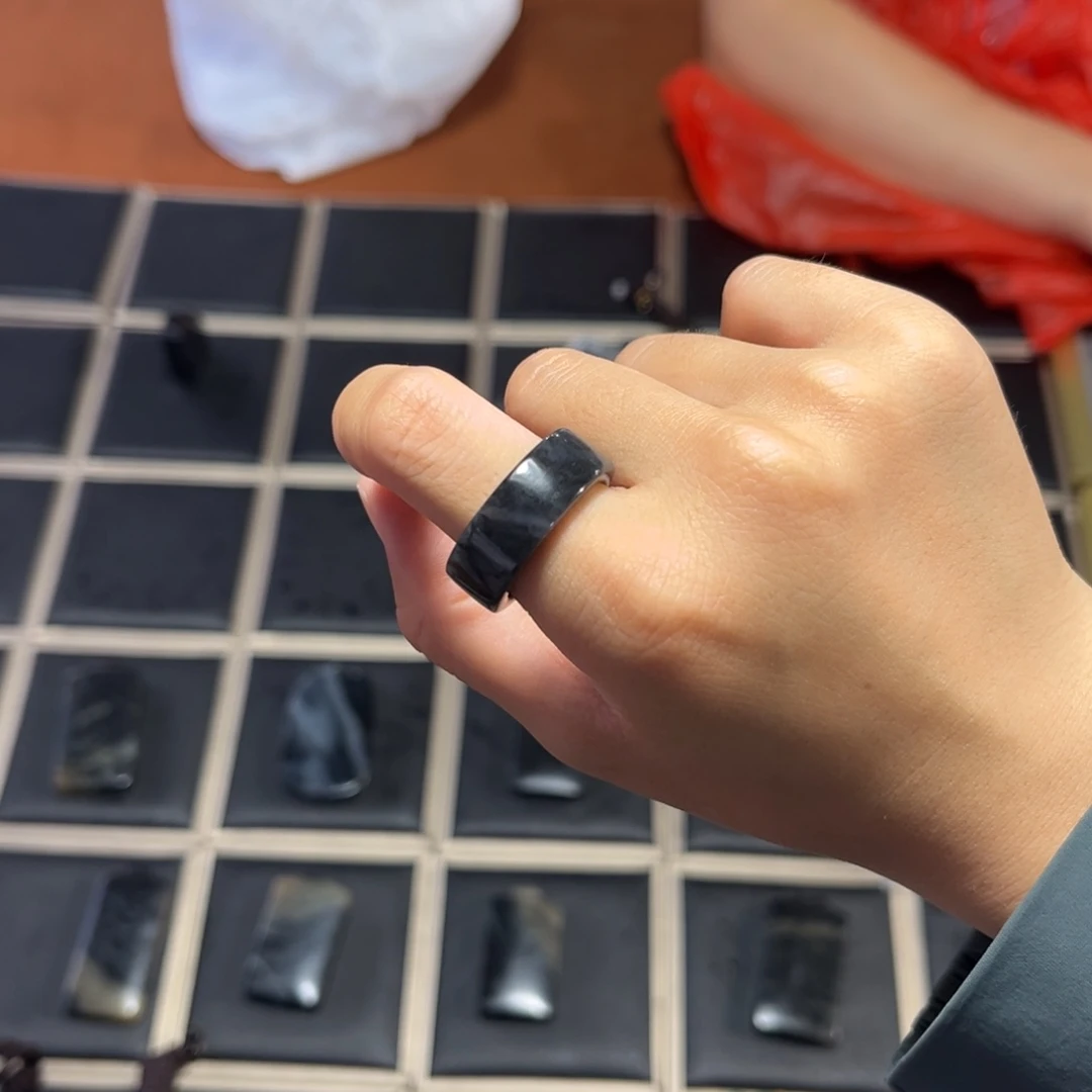 ****.和田玉戒圈未镶嵌18.2左右