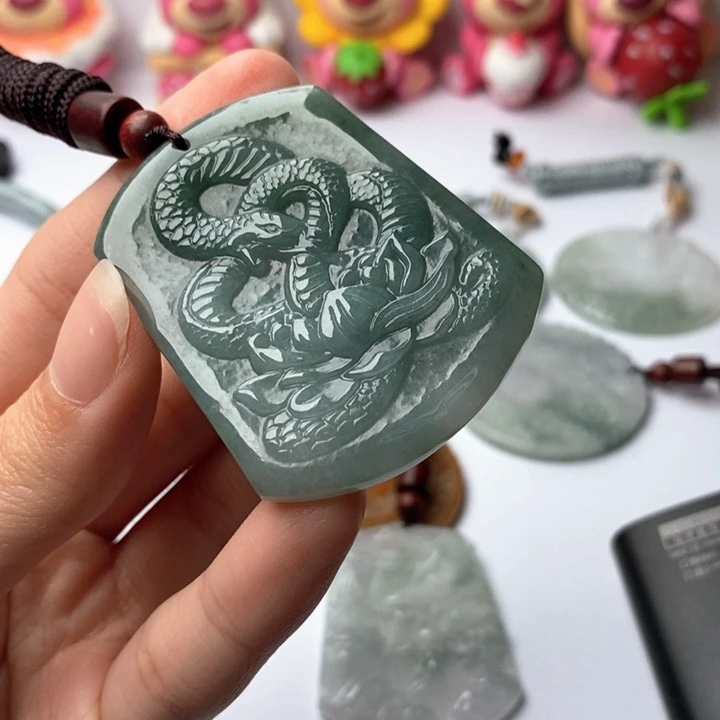 翡翠未镶嵌颈饰翡翠