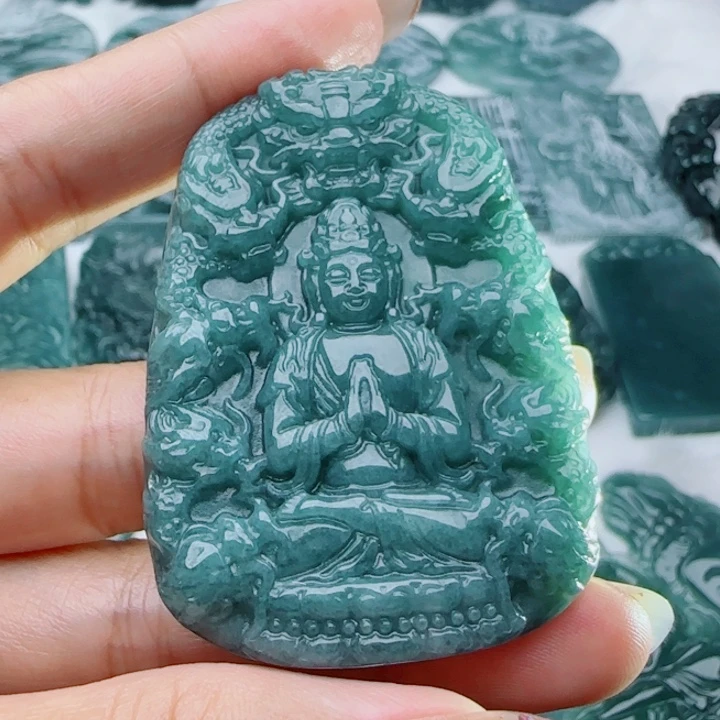 翡翠未镶嵌颈饰多样性发货天然的A货翡翠