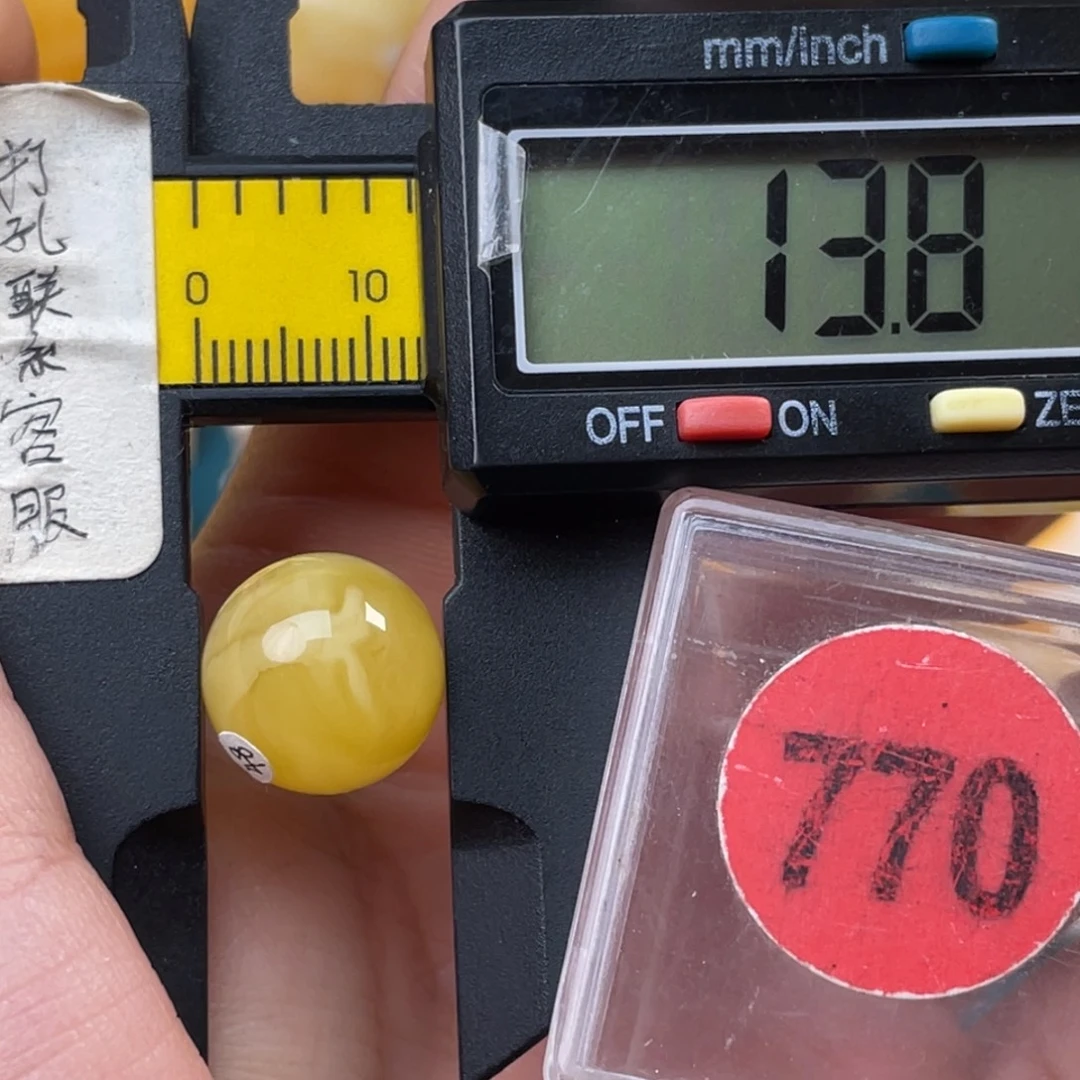 蜜蜡未镶嵌珠宝奇石瑕疵