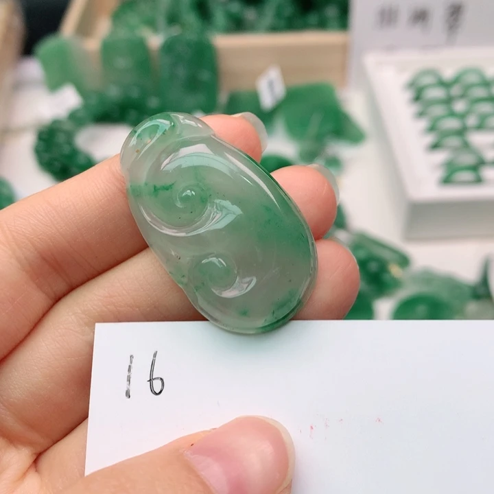 石英质玉颈饰未镶嵌雏*·