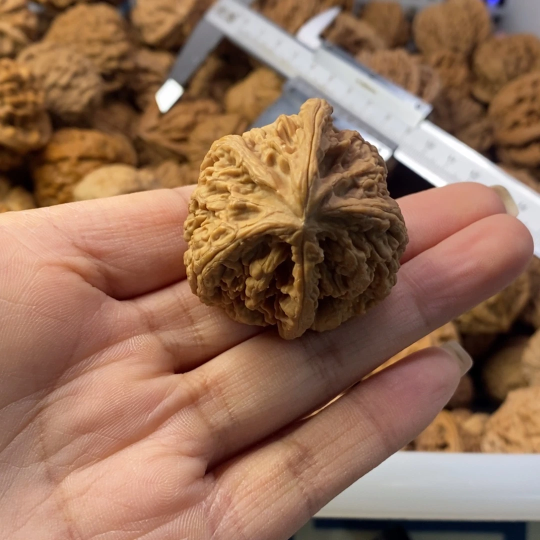 飞***觉文玩核桃吊坠粗筋
