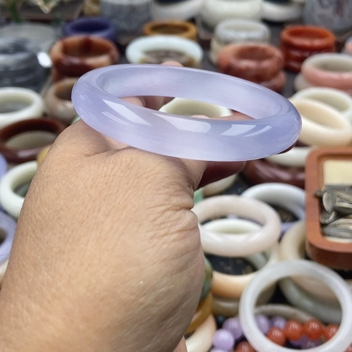 石英岩玉未镶嵌手镯猫眼