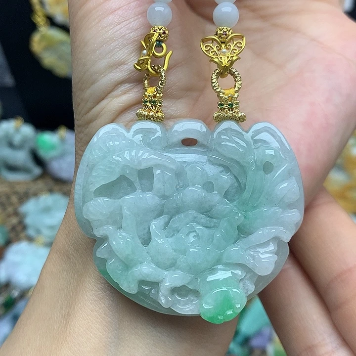 翡翠未镶嵌颈饰翡翠