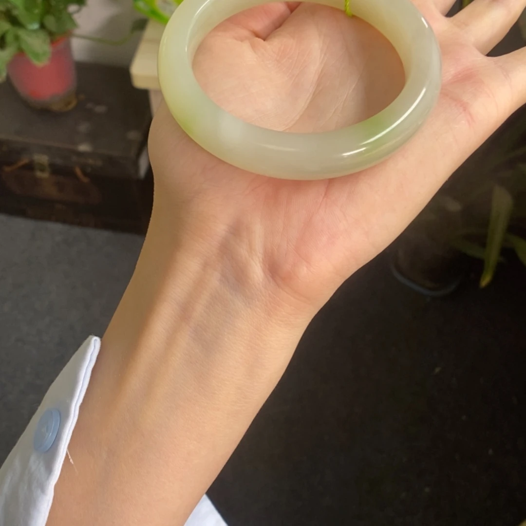 【闪购商品】和田玉手镯未镶嵌