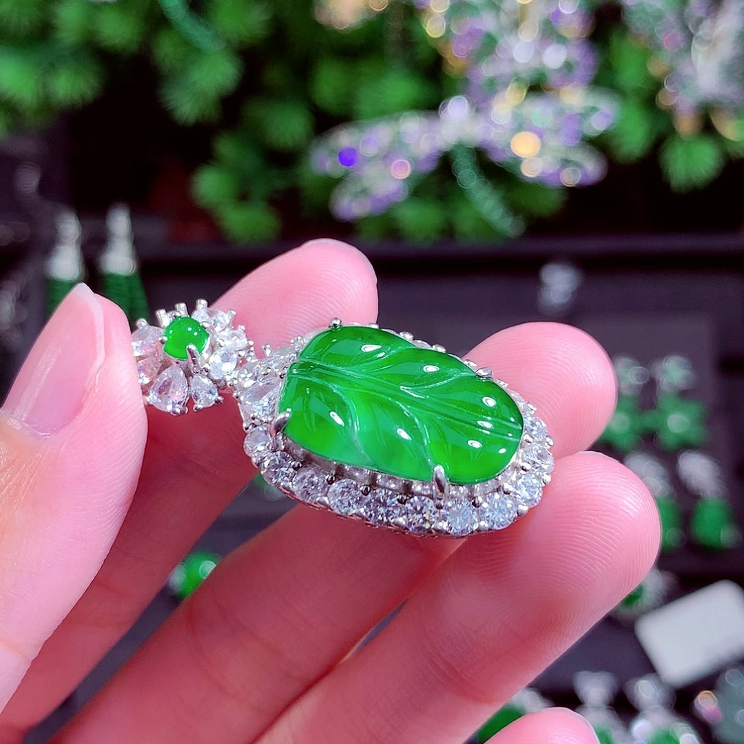 颈饰未镶嵌翡翠天然