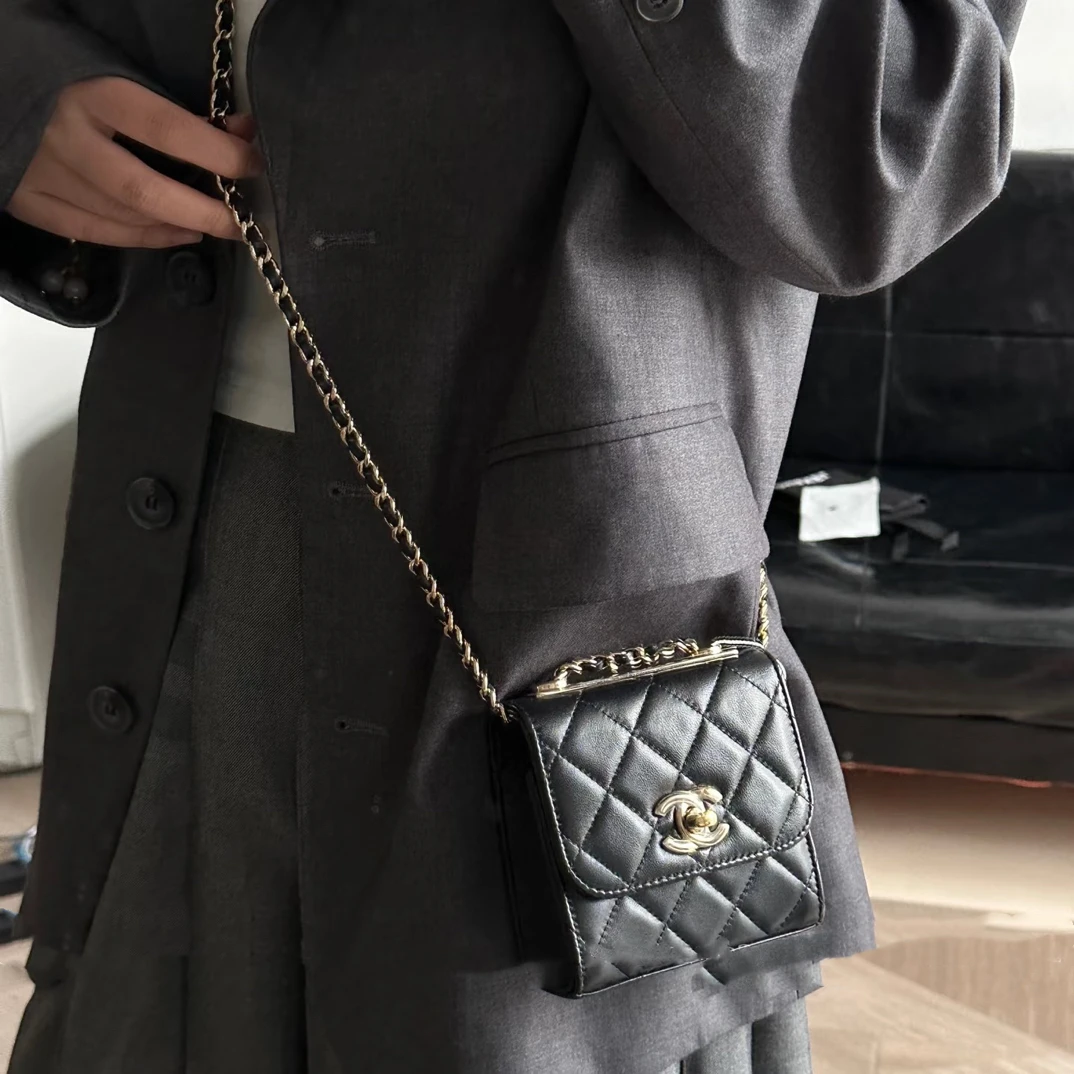 95新 Chanel/香奈儿 御古屋/37227/Trendy cc mini黑金 29开 卡标