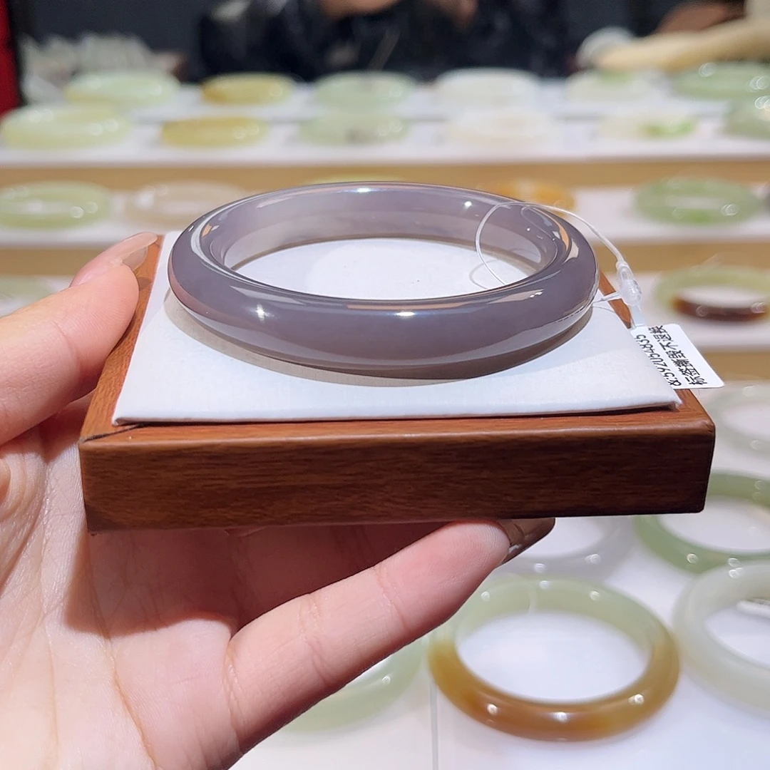 和田玉未镶嵌手镯红紫