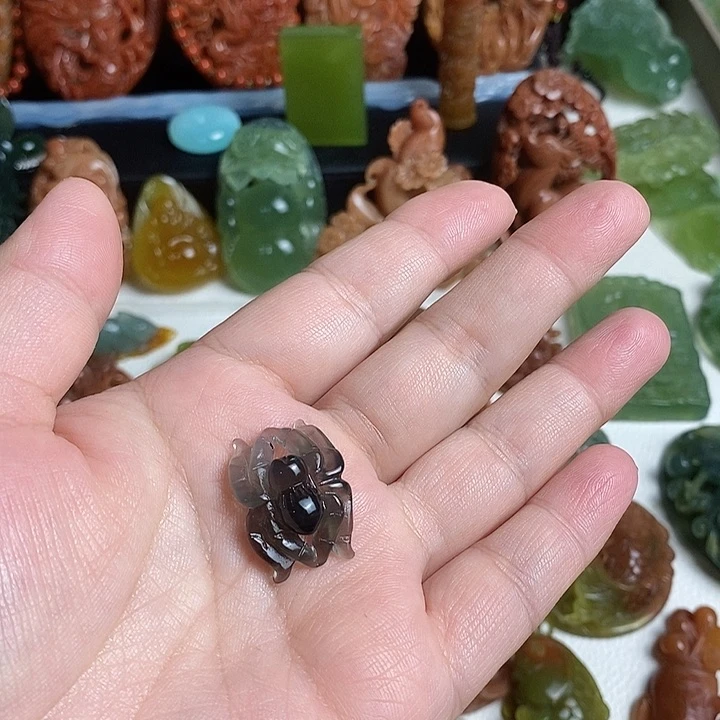 未镶嵌蛇纹石玉颈饰太*花