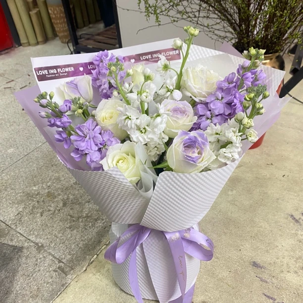 214福利【紫属于你】7支紫罗兰7支白玫瑰