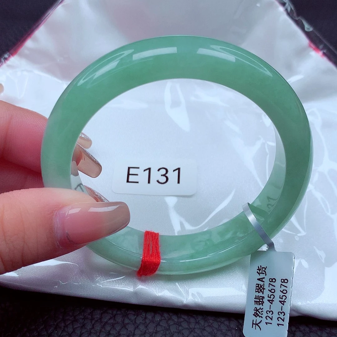 翡翠手镯未镶嵌天然缅甸